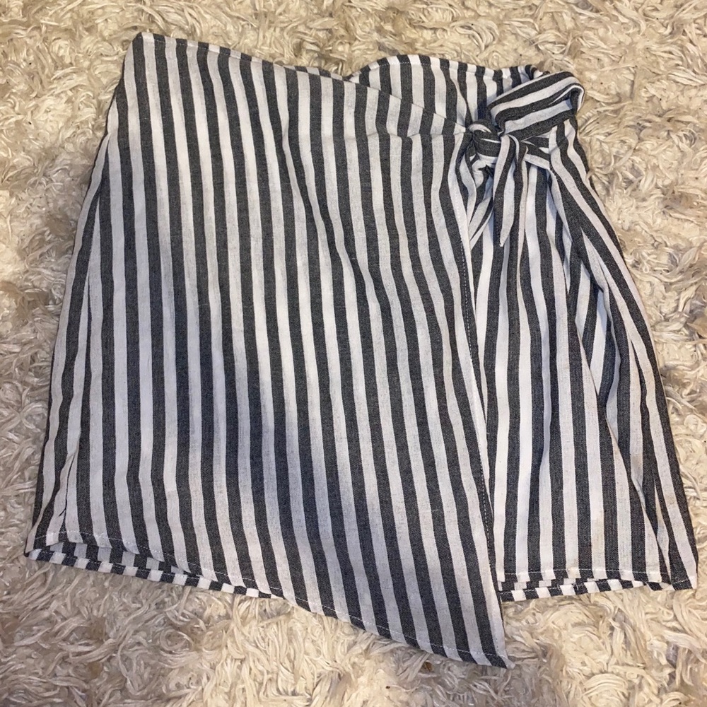Women’s striped skirt